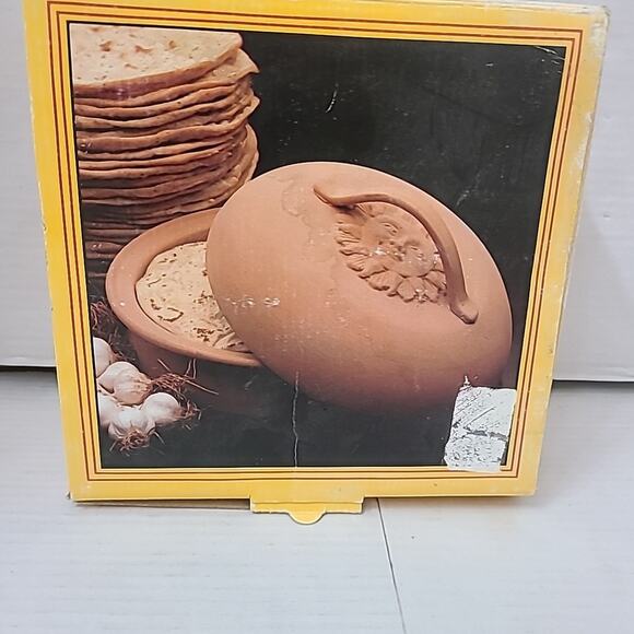 Terra Cotta Tortilla Warmer / Cooker Sunflower - Picture 1 of 6